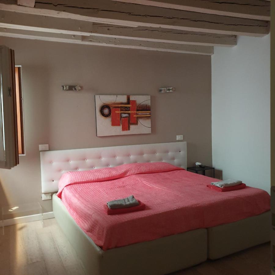 Central Lovely Typical Rooms Rialto Venesia Ruang foto